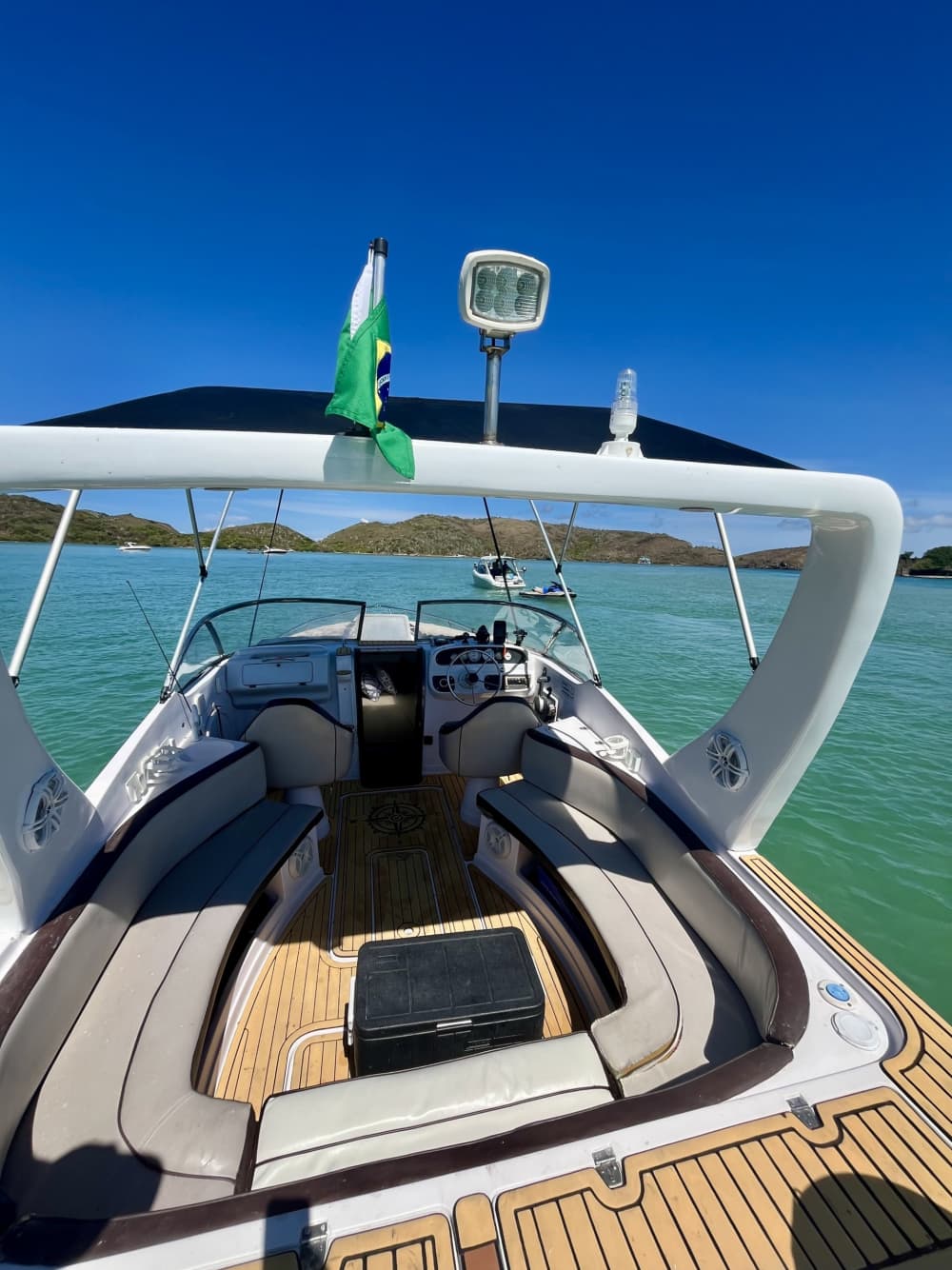 Profitez d'une journée complète en bateau à moteur à Cabo Frio