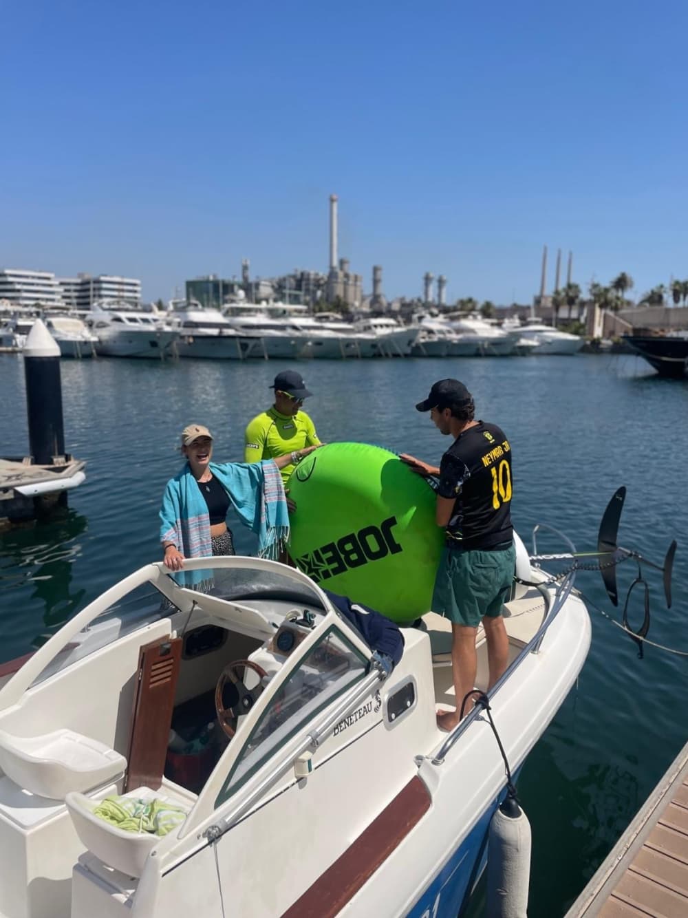 Halbtägiges Abenteuer - Wassersport & Entspannung in Barcelona