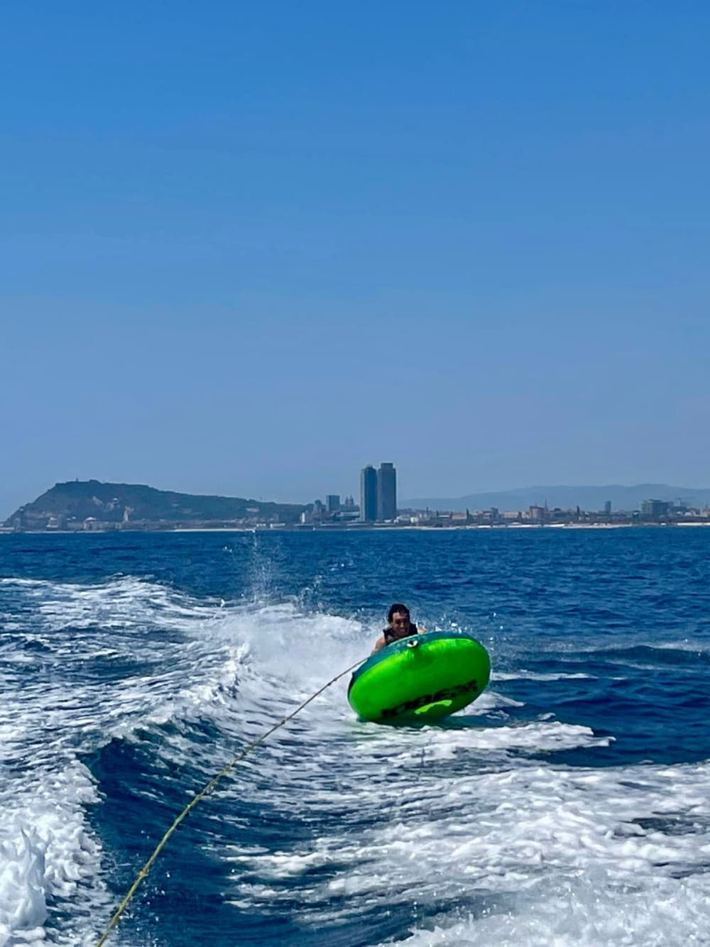 Halbtägiges Abenteuer - Wassersport & Entspannung in Barcelona