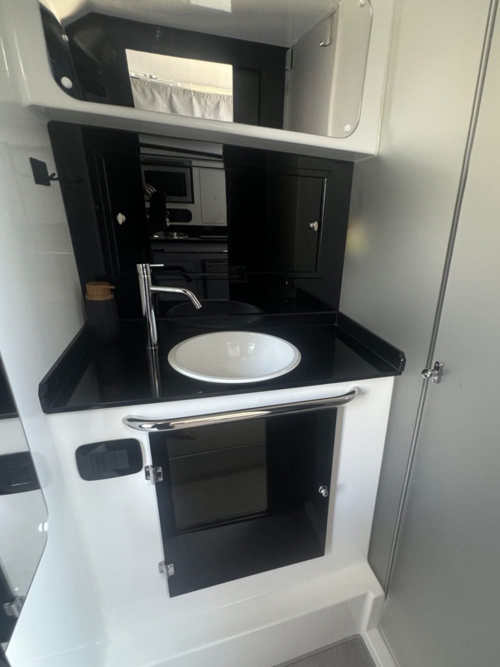 L'anima della Costa Smeralda: mare, silenzio e icone