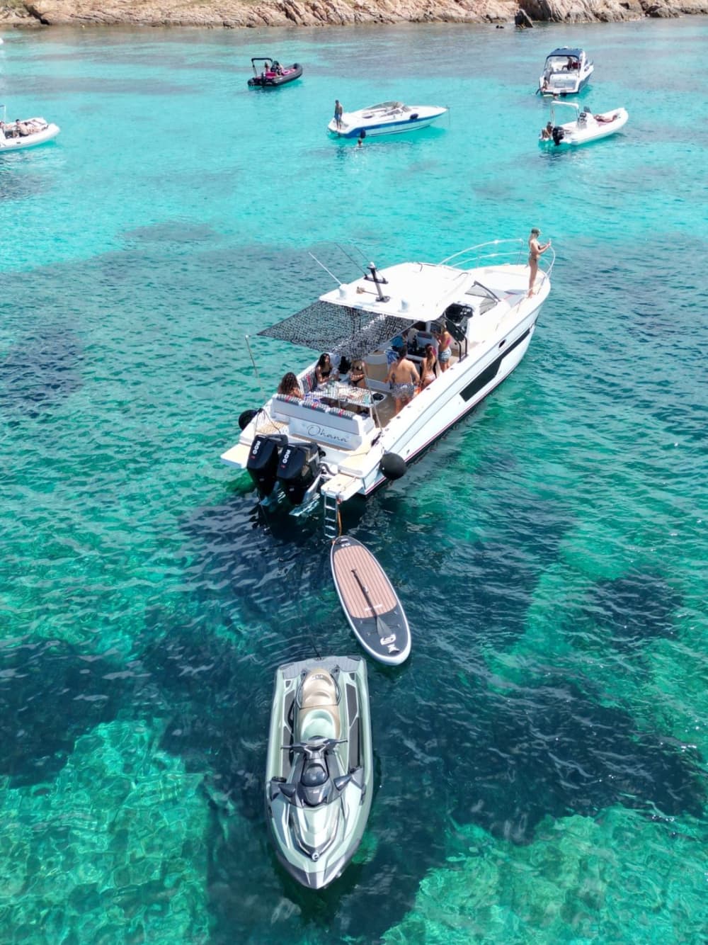 L'anima della Costa Smeralda: mare, silenzio e icone