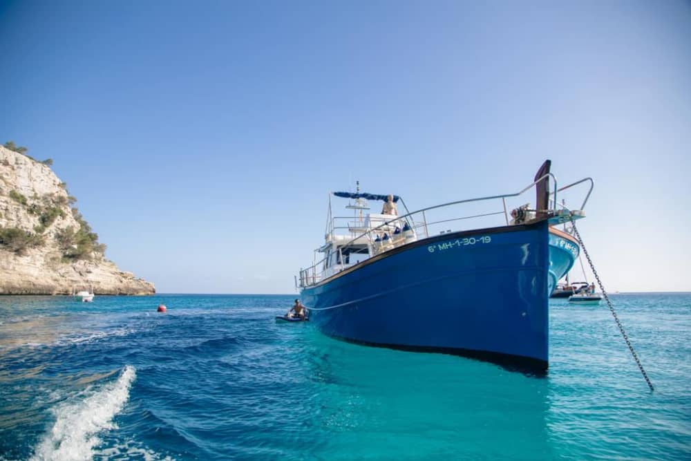8 ore di sole e acque turchesi intorno a Cala Galdana