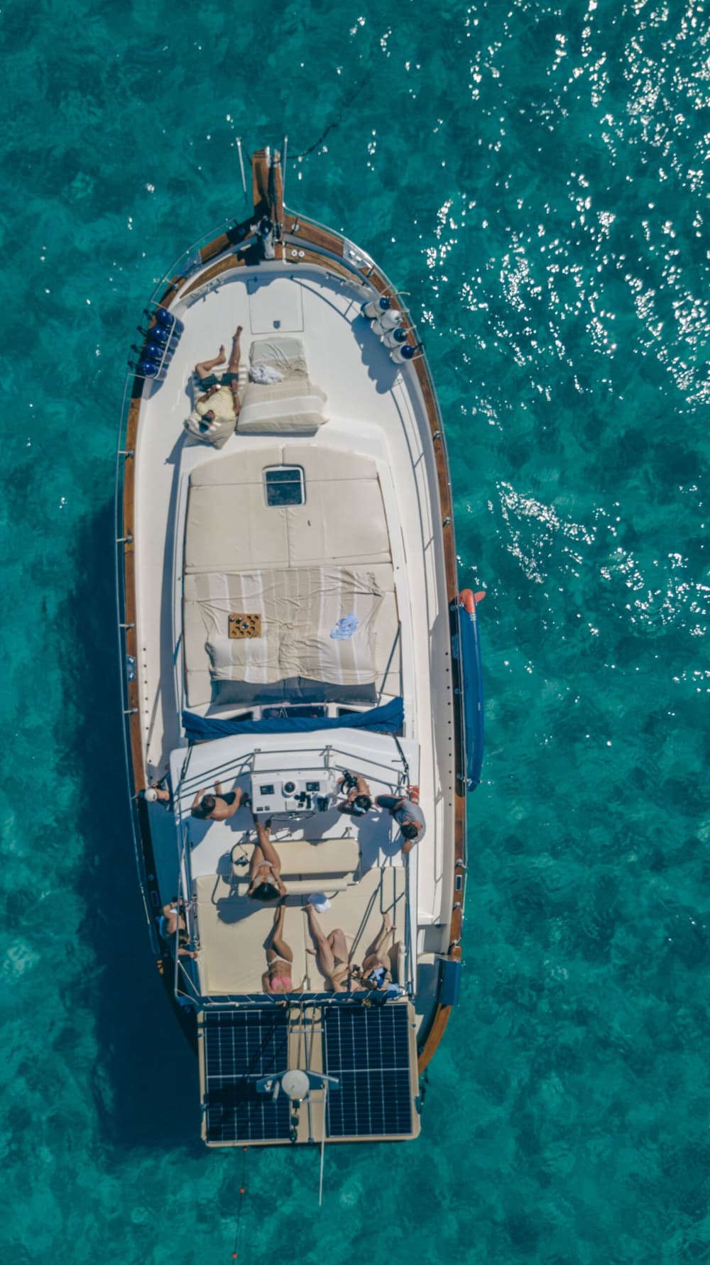 8 ore di sole e acque turchesi intorno a Cala Galdana