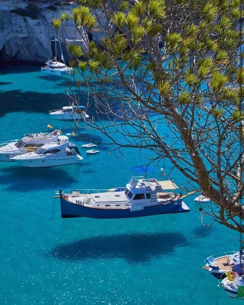 8 ore di sole e acque turchesi intorno a Cala Galdana