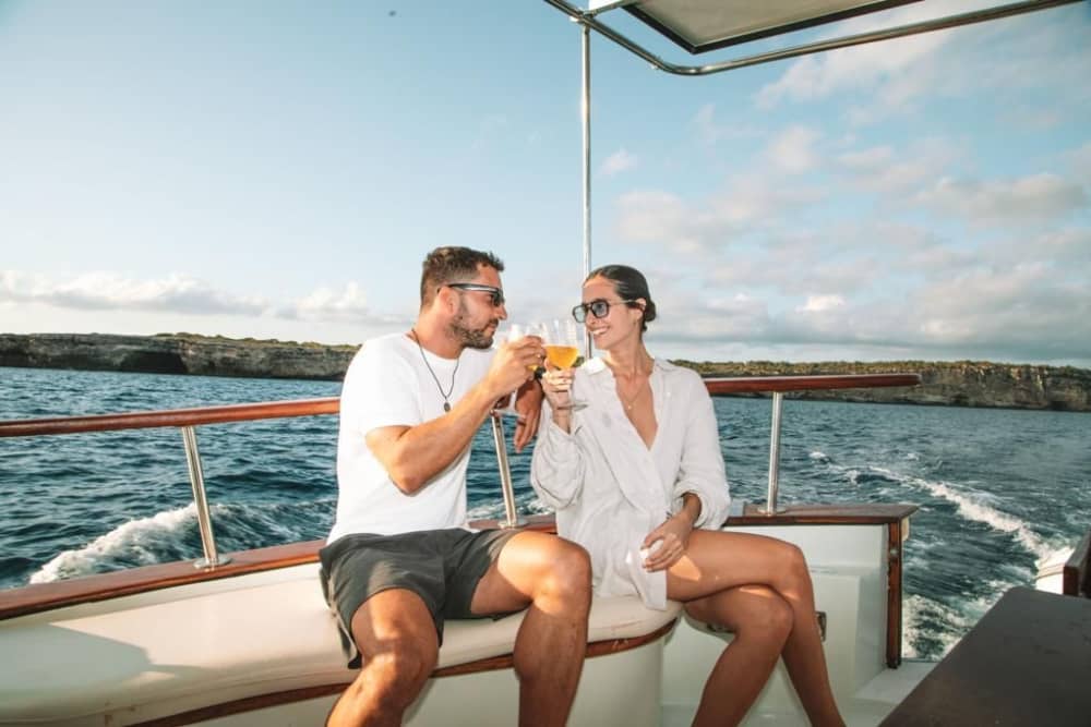 8 ore di sole e acque turchesi intorno a Cala Galdana