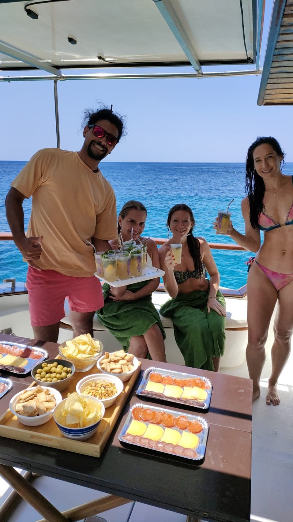 8 ore di sole e acque turchesi intorno a Cala Galdana