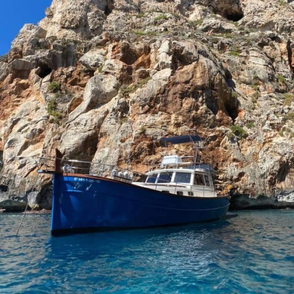 8 ore di sole e acque turchesi intorno a Cala Galdana