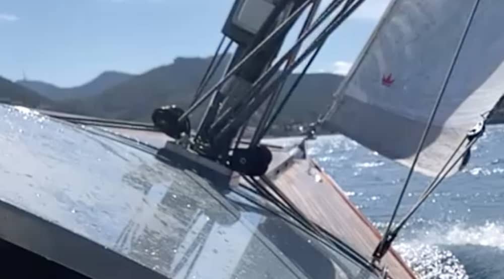 Scopri Golfe Juan a bordo di una barca a vela per un'intera giornata.