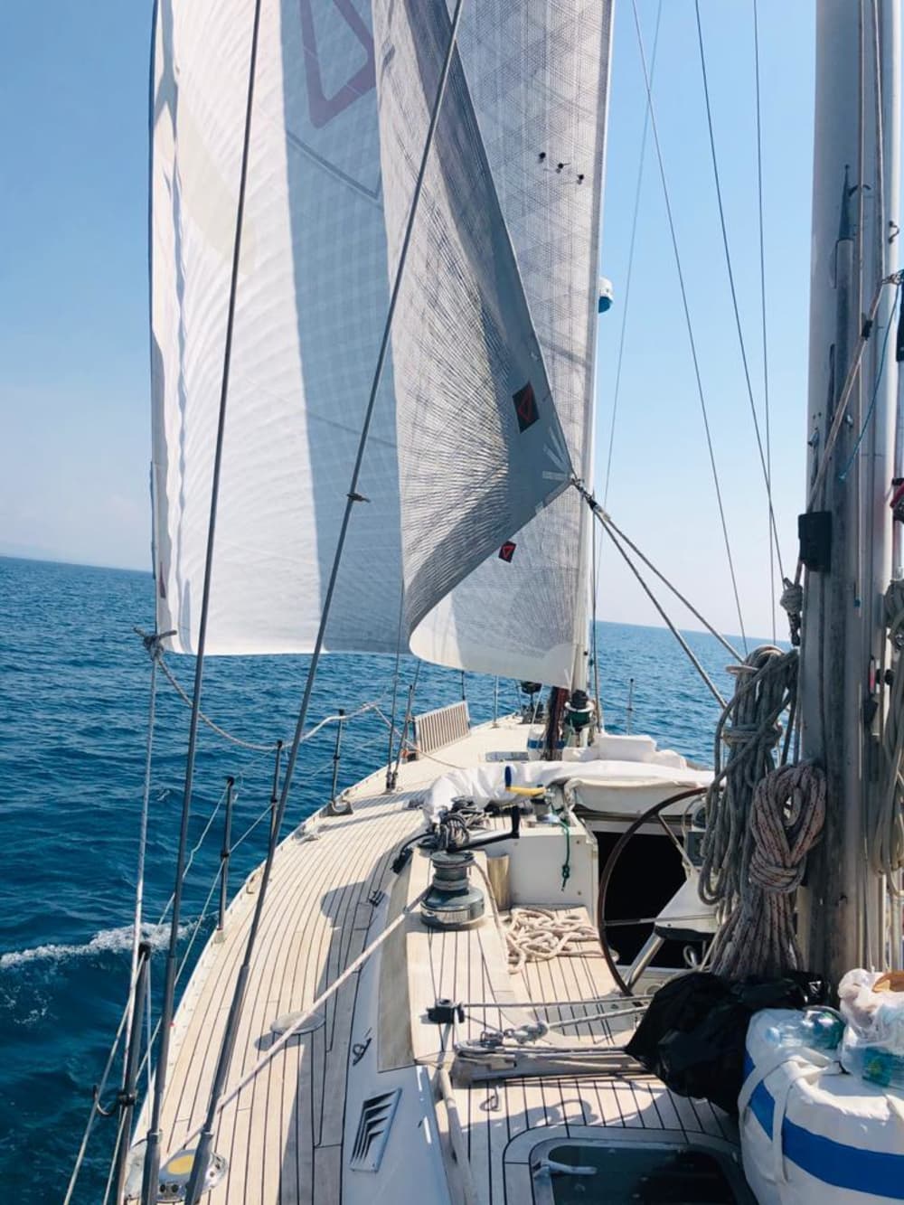 One day to discover Vulcano: The true Dolce Vita on a sailboat