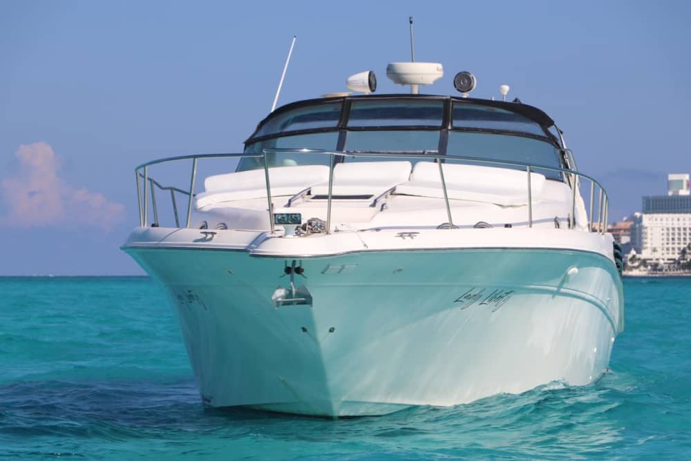 Esplora Cancún in mezza giornata: noleggia una barca a motore per 2 ore