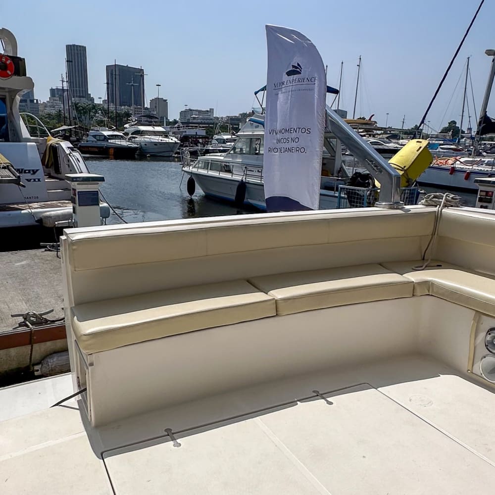 Desfrute de 5 horas em uma lancha no Rio de Janeiro.