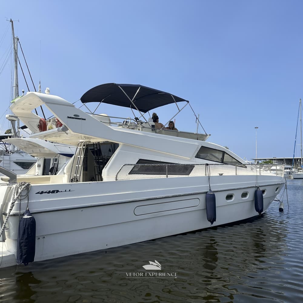 Desfrute de 5 horas em uma lancha no Rio de Janeiro.