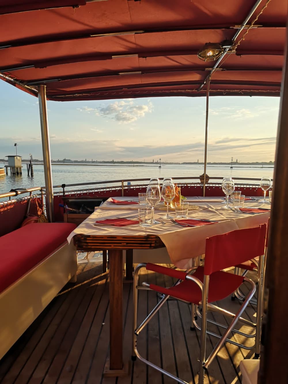 Exclusive dinner on a boat on San Marco