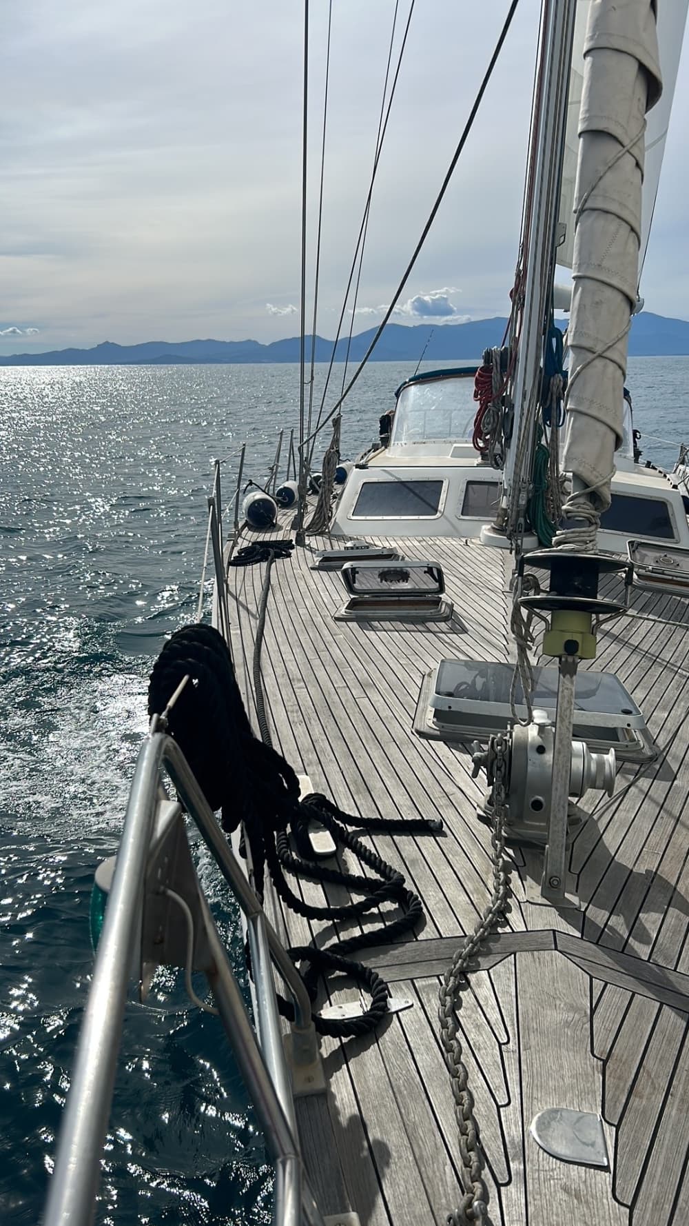 Trascorri un'intera giornata in barca a vela a Canet-en-Roussillon.