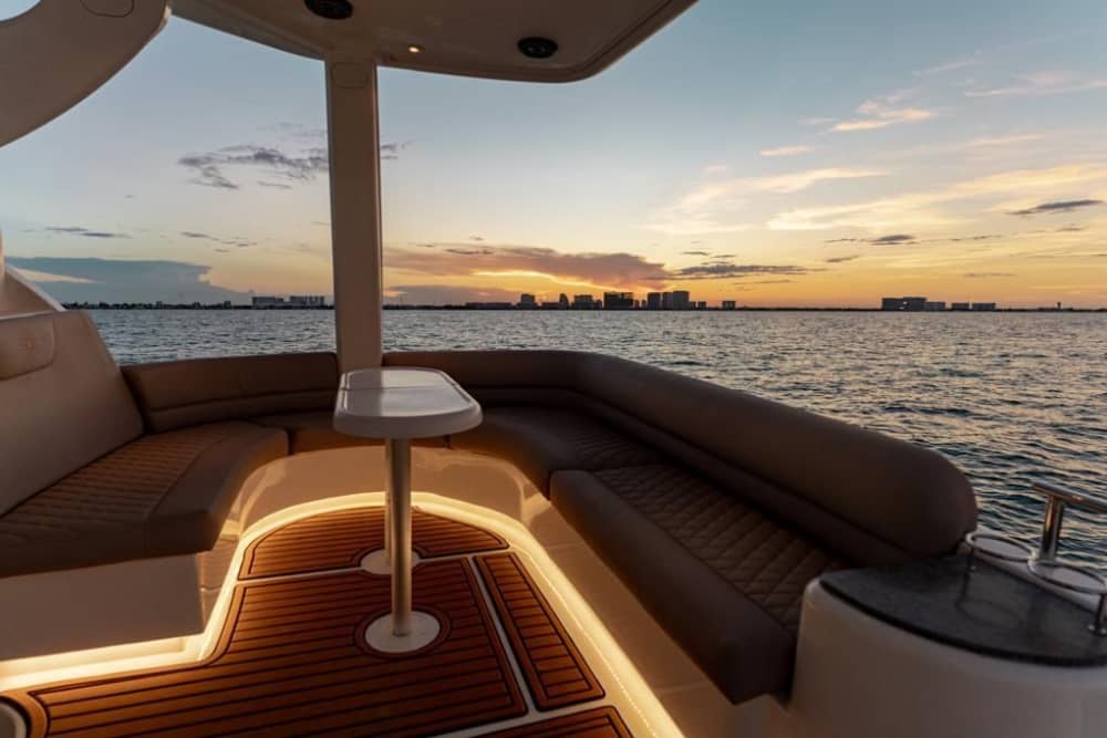 Scoprite Cancún come mai prima d'ora a bordo di un motoscafo.