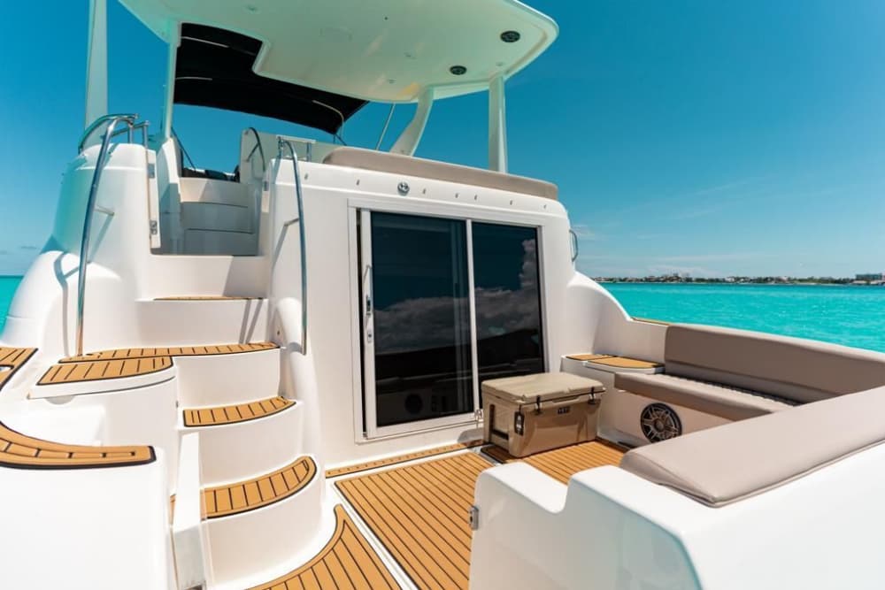 Scoprite Cancún come mai prima d'ora a bordo di un motoscafo.