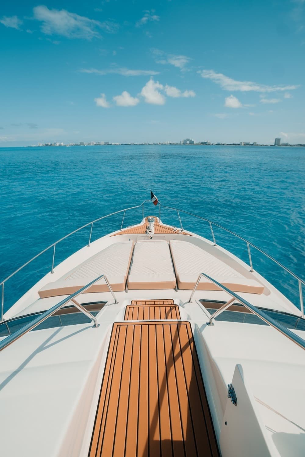 Prenez 9 heures pour découvrir la magie cachée de Cancún depuis les vagues.