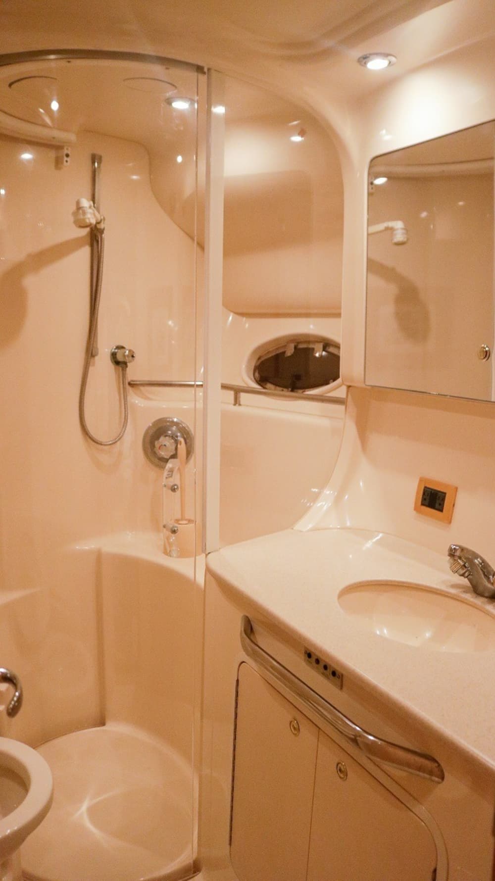 Prenez 9 heures pour découvrir la magie cachée de Cancún depuis les vagues.