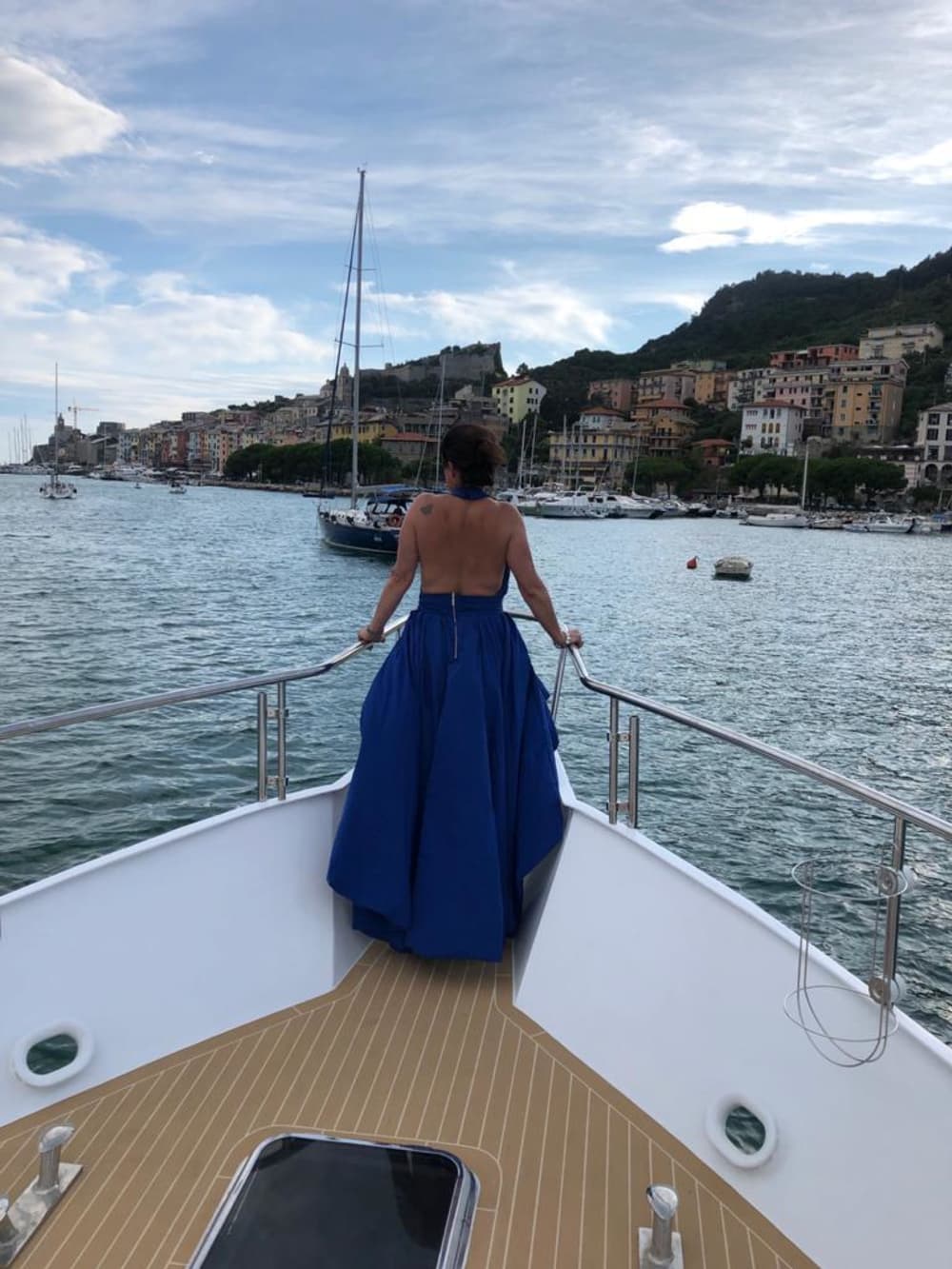 Concedetevi un momento di lusso a La Spezia trascorrendo un'intera giornata su uno yacht a motore.