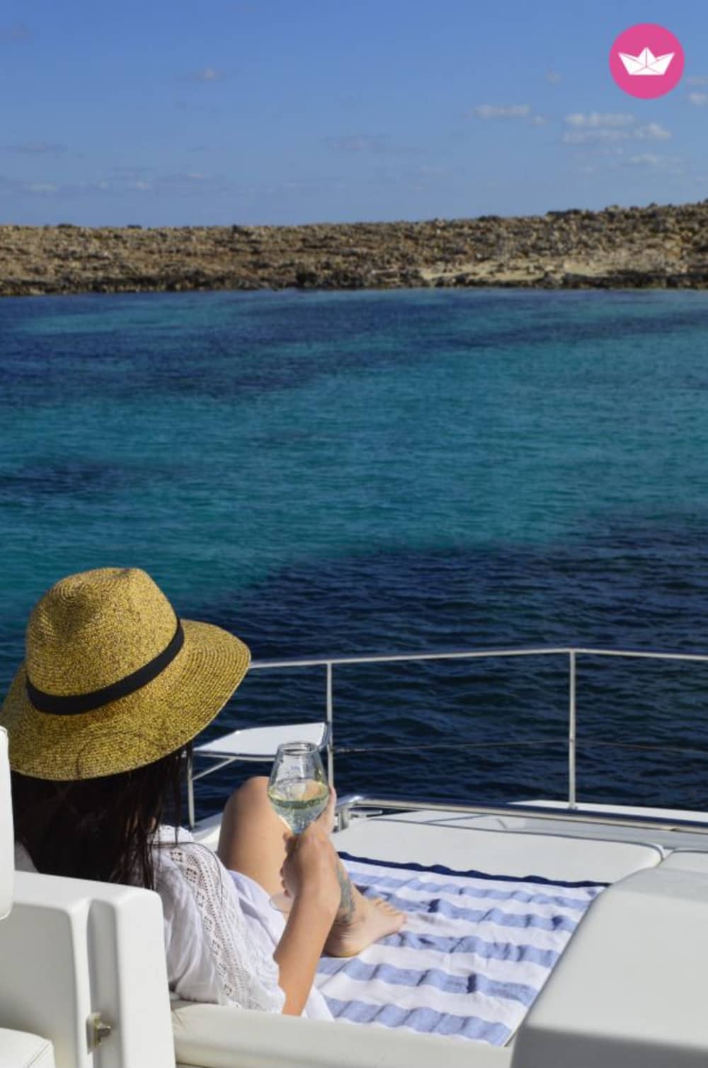 Crociera di un giorno intero in catamarano da Sliema a bordo di un Powercatamaran da 640 CV