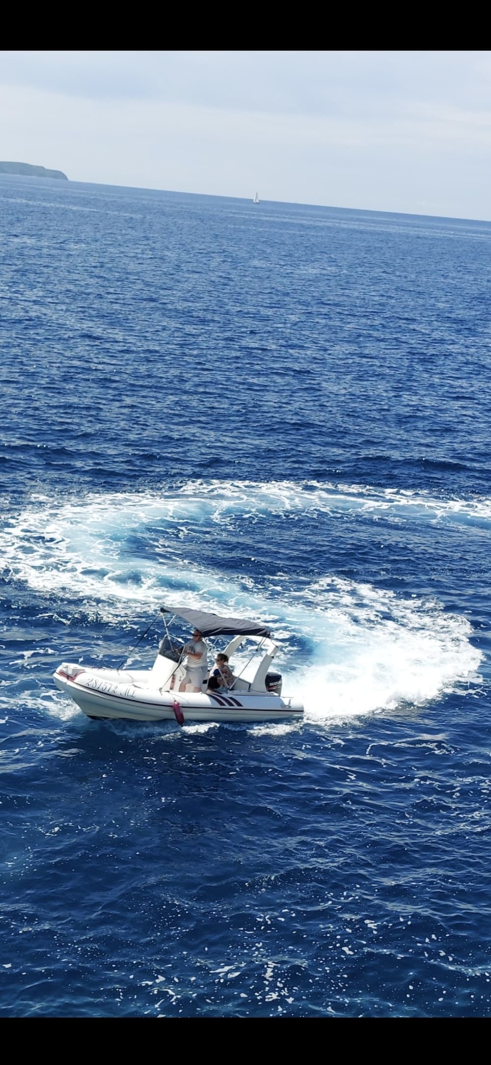 Scopri Mali Lošinj a bordo di una barca a motore per 9 ore.