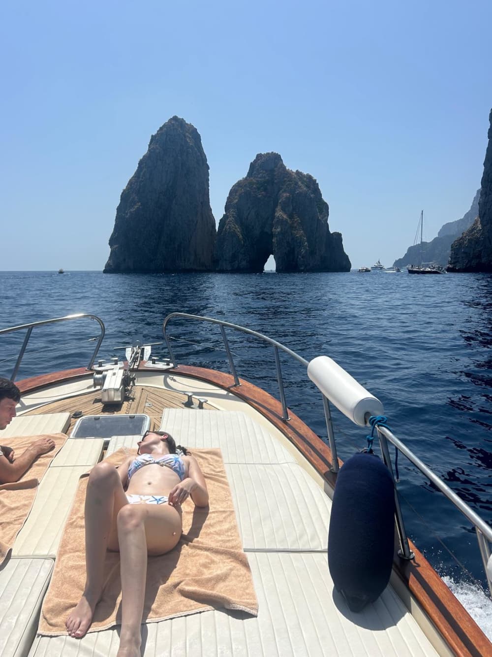 Tra Grotte e Baie Segrete – Capri Full Day