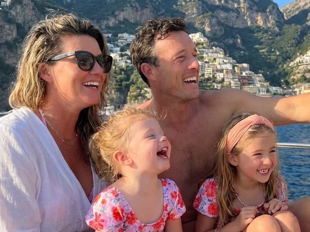 Blue Grotto and Capri Boat Tour with Aperitivo and Swim