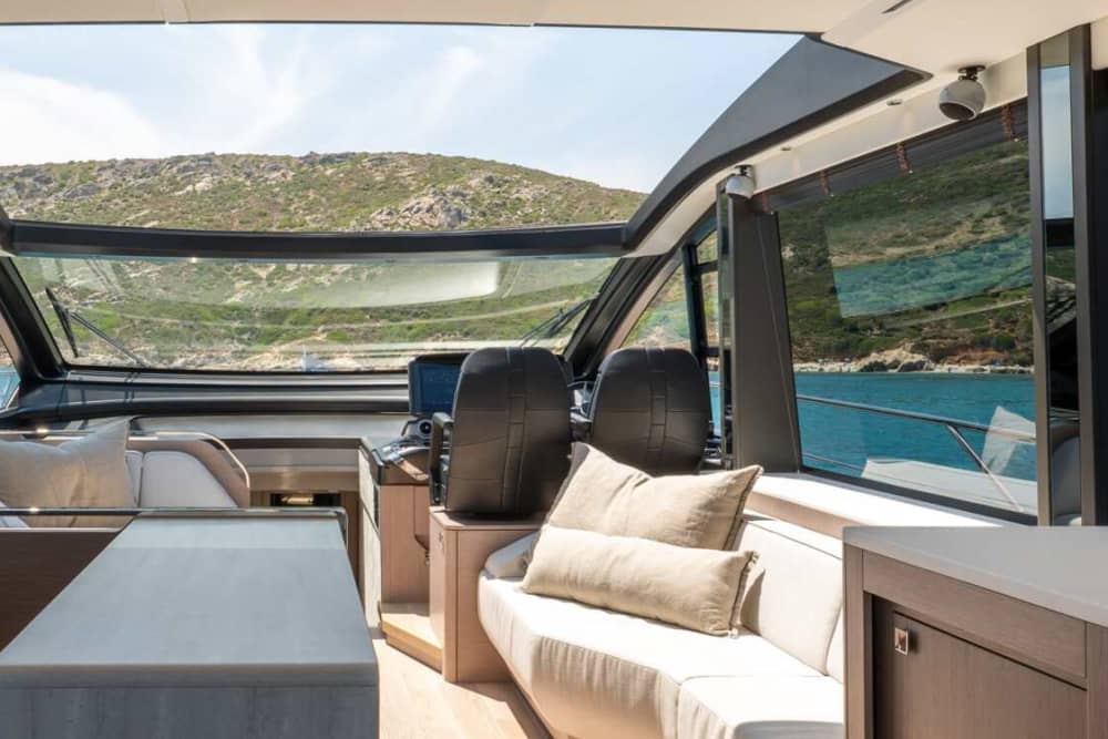Een privé-motorboot voor een dag rond Saint-Tropez.