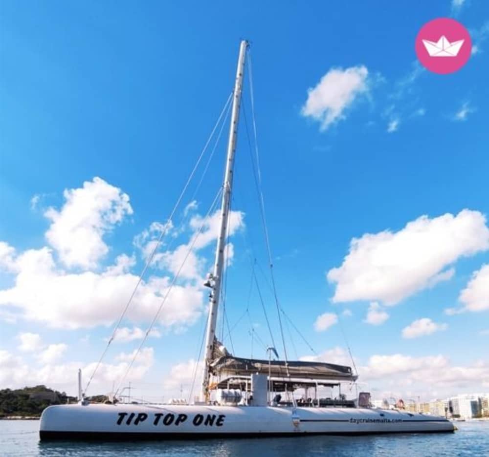 Całodniowy rejs katamaranem ze Sliemy – odkryj Maltę drogą morską