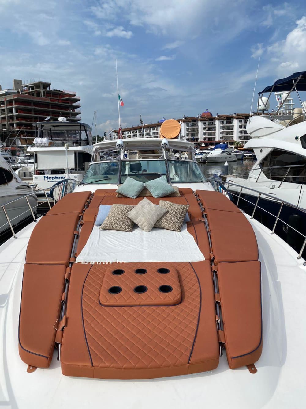 A full day of magic in Puerto Vallarta on a motorboat