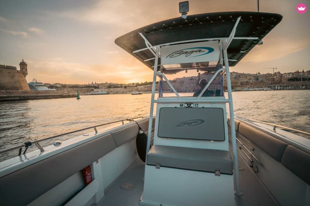 Malta by Sea: Uma escapada personalizada de iate de um dia inteiro saindo da Baía de São Paulo