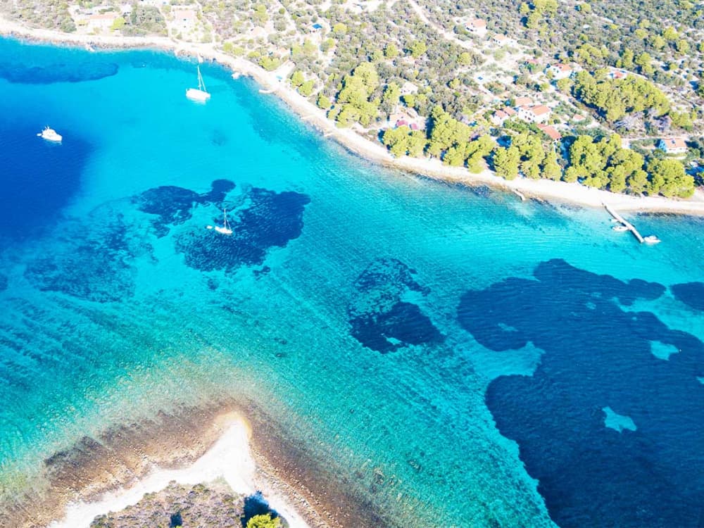 Verborgen lagunes en eilanddorpen vanuit Trogir