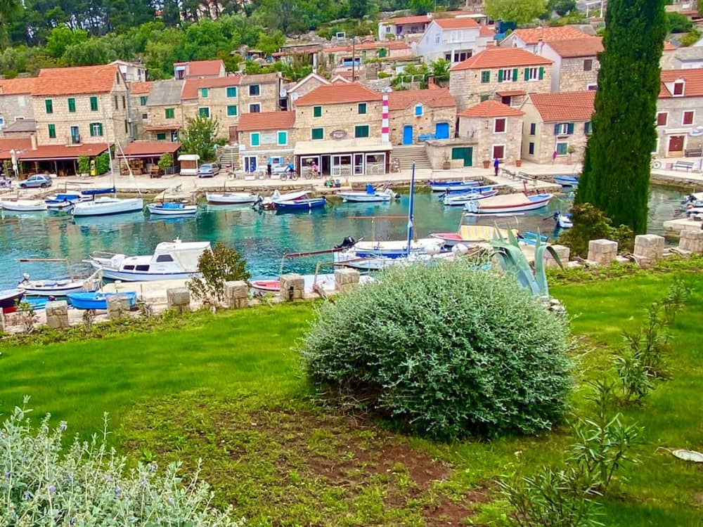 Verborgen lagunes en eilanddorpen vanuit Trogir