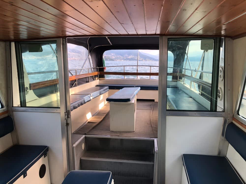 Entspannen Sie sich 3 Stunden und 30 Minuten lang auf einem Motorboot in Feriolo, Baveno.