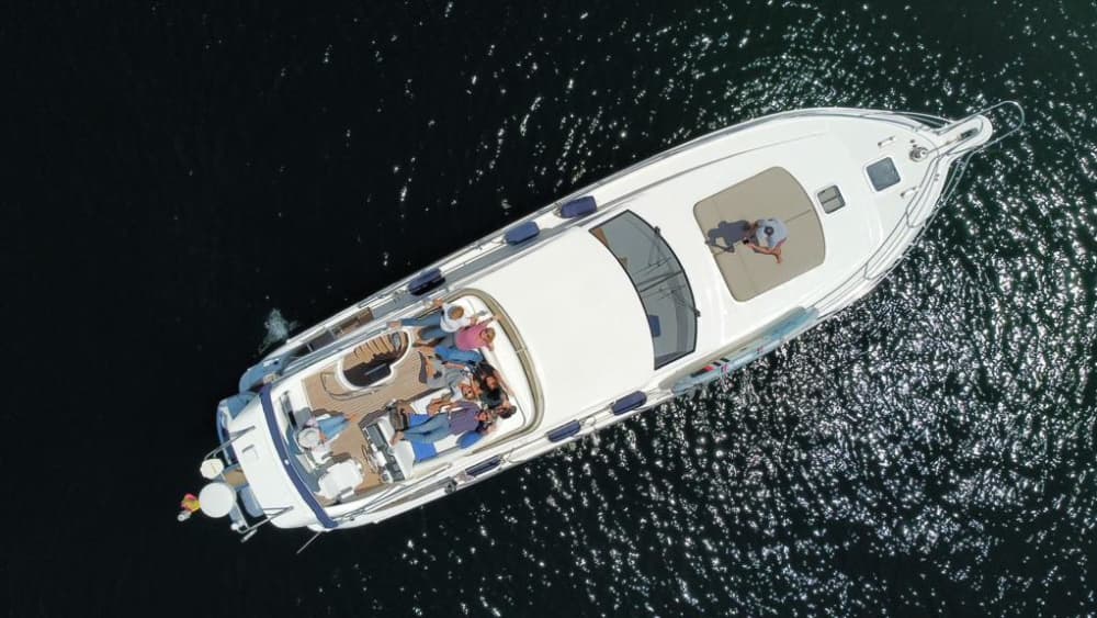 Descubre Sanxenxo en lancha motora durante 8 horas.