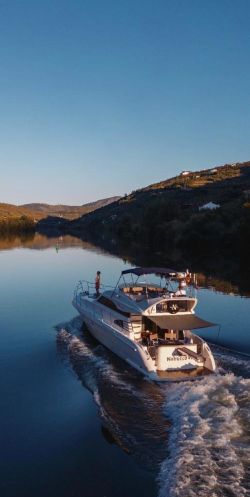 Descubre Sanxenxo en lancha motora durante 8 horas.