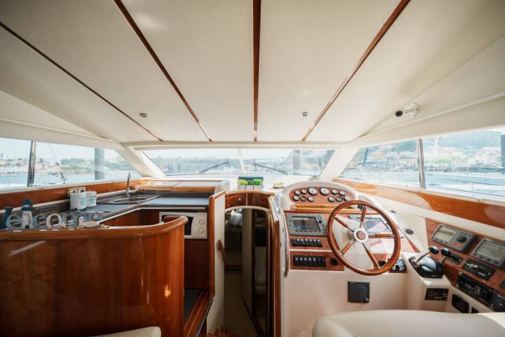 Descubre Sanxenxo en lancha motora durante 8 horas.