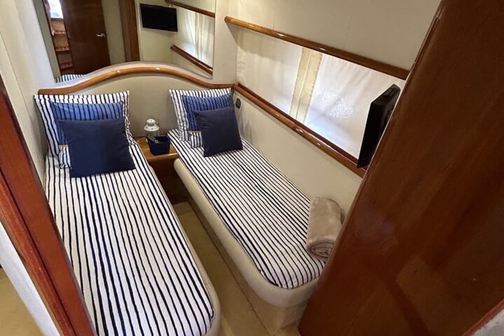 Descubre Sanxenxo en lancha motora durante 8 horas.