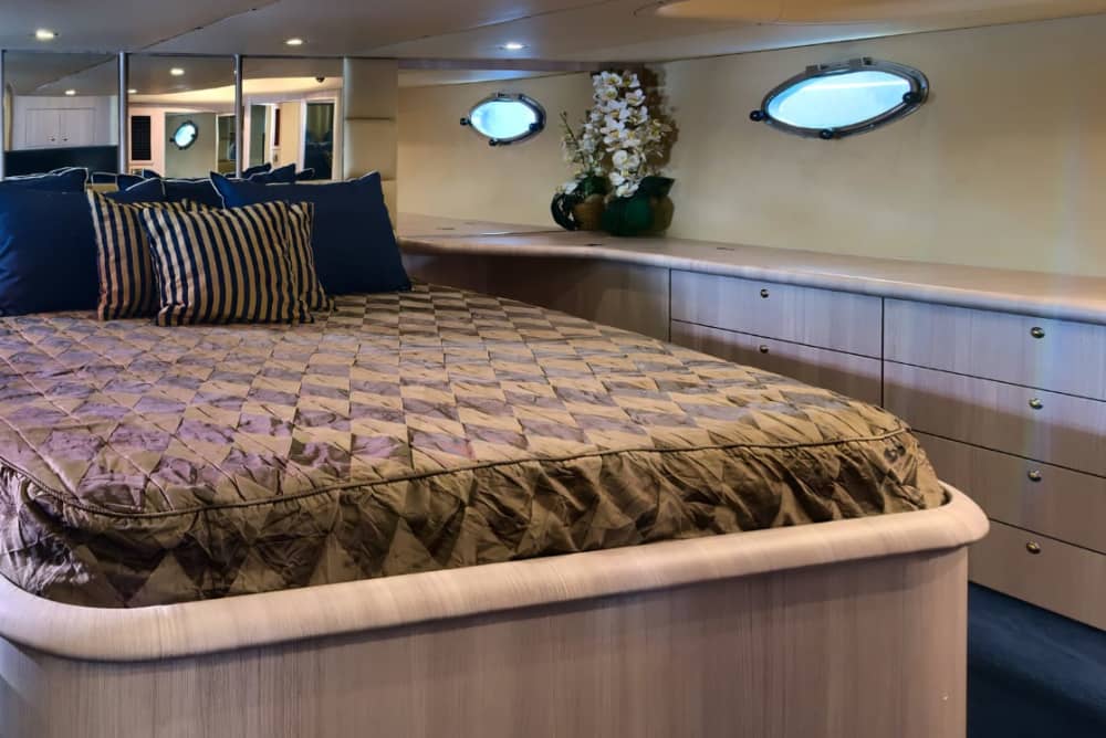 Charter 8 dans un yacht exclusif