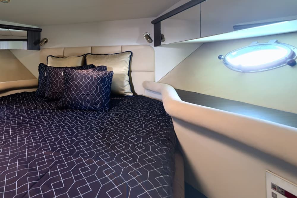 Charter 8 dans un yacht exclusif