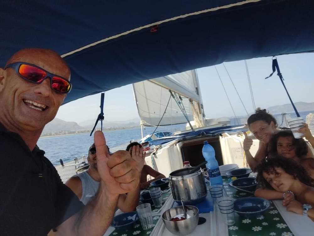 Um dia para descobrir Castellammare del Golfo: a verdadeira Dolce Vita num veleiro