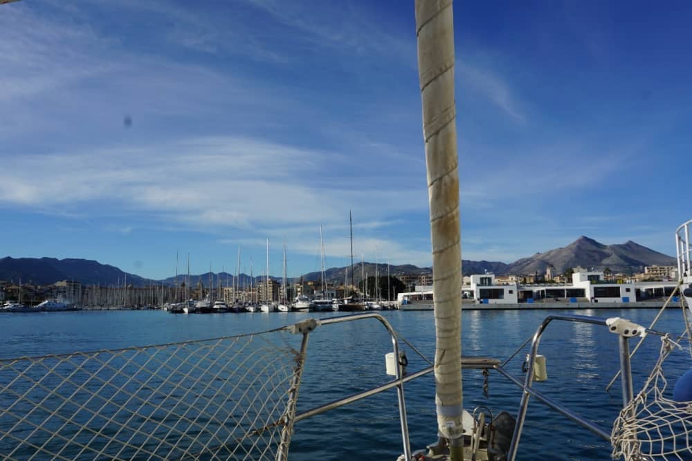 Un día para descubrir Castellammare del Golfo: la verdadera Dolce Vita en un velero