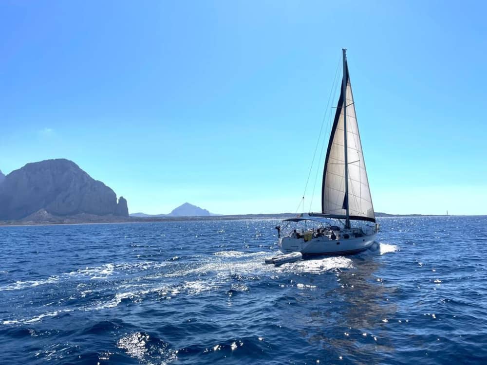 Un día para descubrir Castellammare del Golfo: la verdadera Dolce Vita en un velero