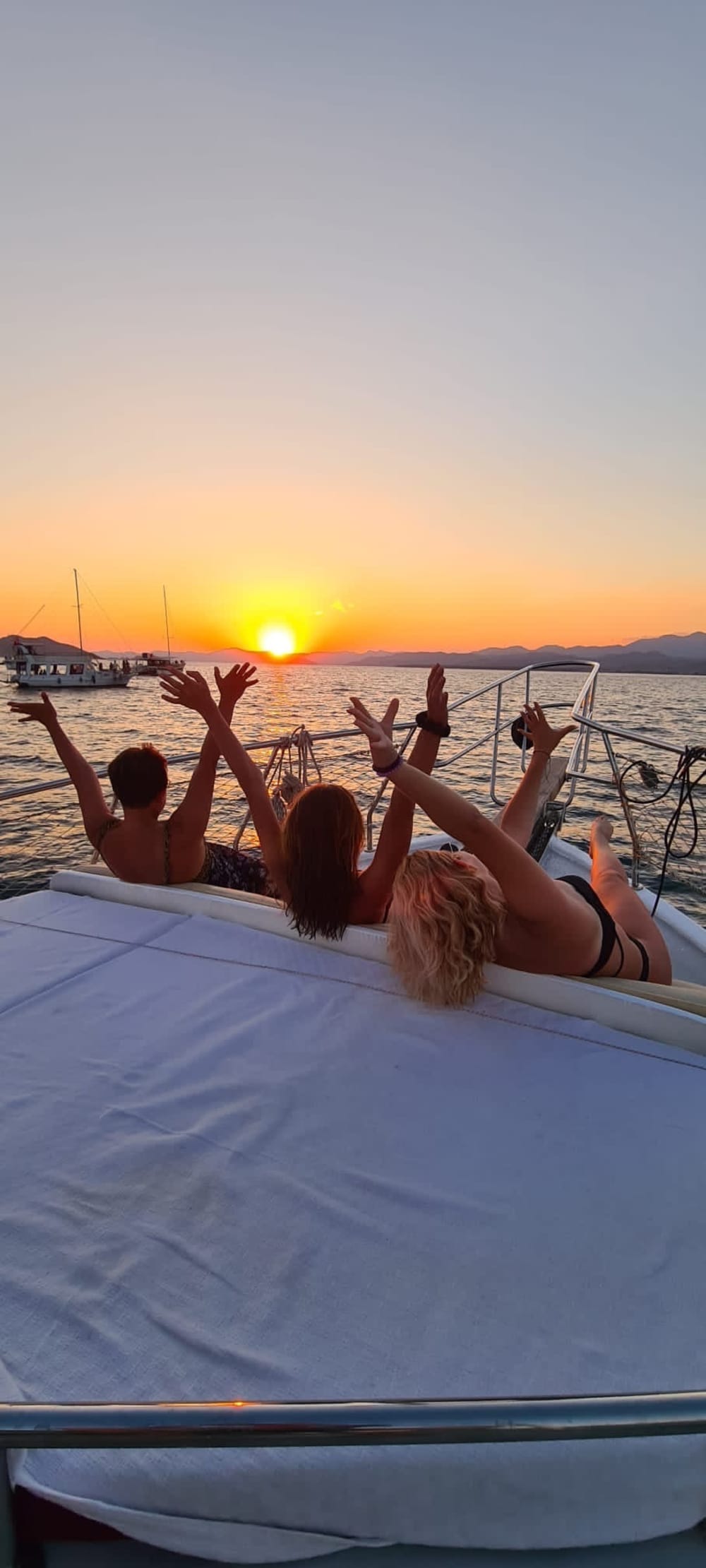 Ciesz się słońcem podczas 7,5-godzinnego rejsu łodzią w Fethiye