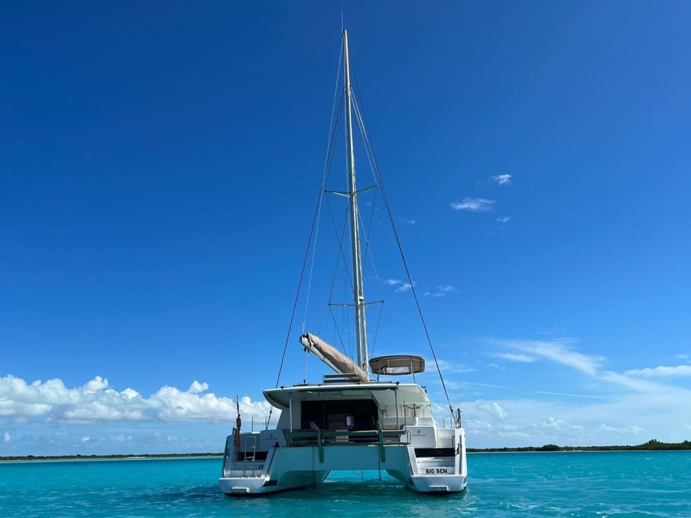 Halbtägige Katamaran-Expedition: Entdecken Sie Grace Bay, Iguana Island, Half Moon Bay und mehr