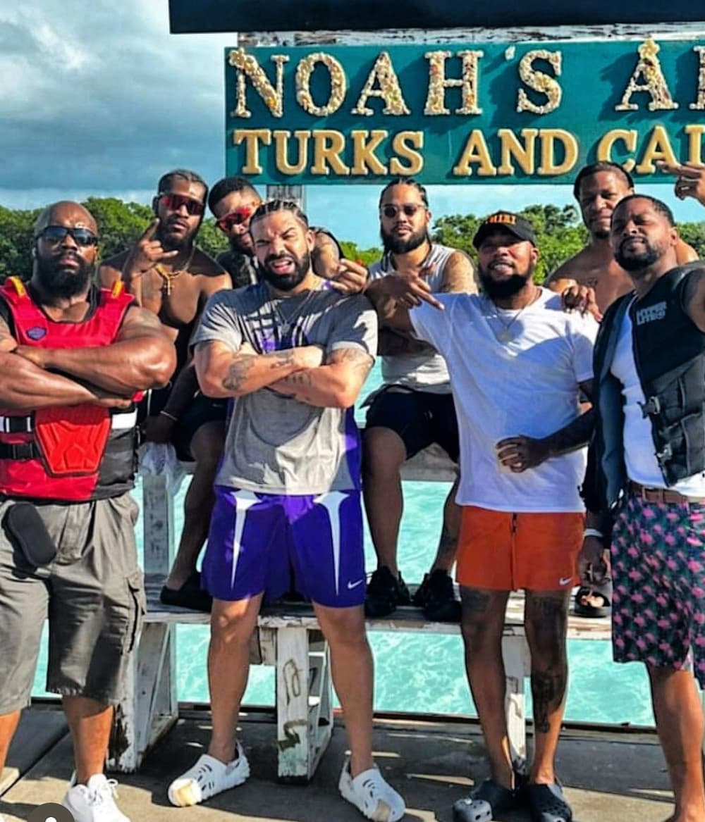 Halbtägige Katamaran-Expedition: Entdecken Sie Grace Bay, Iguana Island, Half Moon Bay und mehr