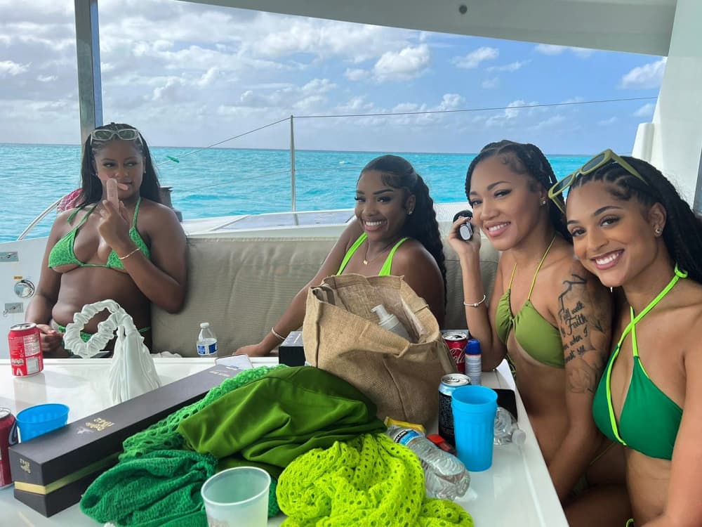 Halbtägige Katamaran-Expedition: Entdecken Sie Grace Bay, Iguana Island, Half Moon Bay und mehr