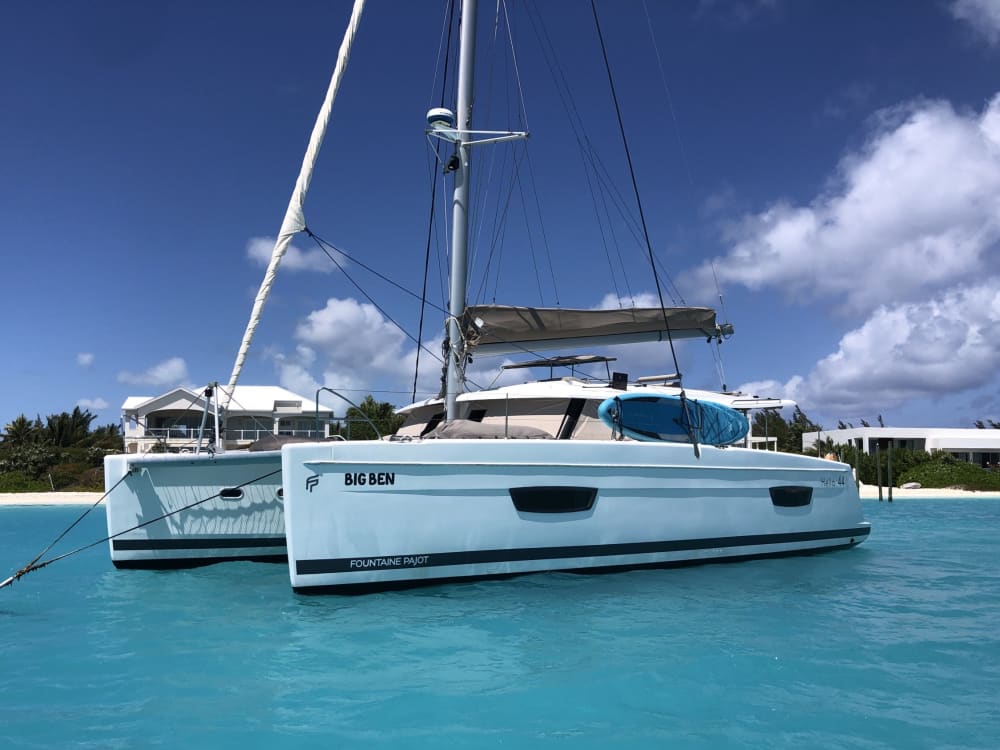 Halbtägige Katamaran-Expedition: Entdecken Sie Grace Bay, Iguana Island, Half Moon Bay und mehr