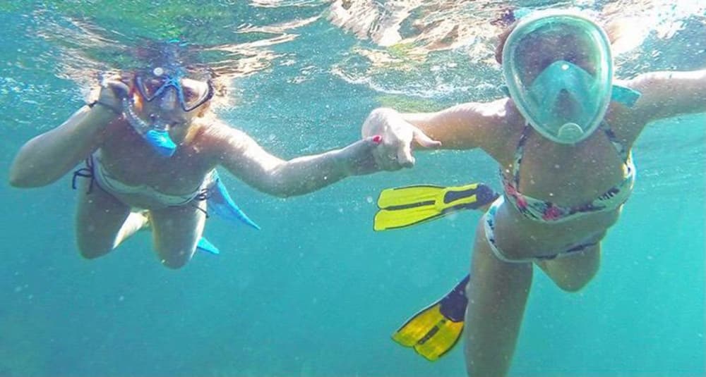 Ganztägiger Katamaran-Ausflug: Paddeln und Schnorcheln im Herzen der Turks- und Caicosinseln