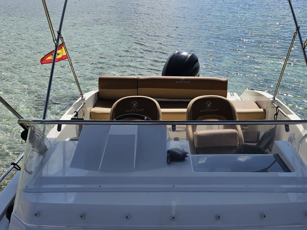 Full Day Boat Trip along the Coast of Menorca